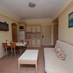 Alenz Hotel 2*